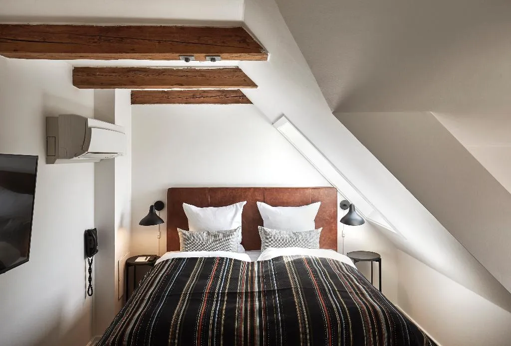 JUNIOR SUITE STANDARD Room, 71 Nyhavn Hotel, Copenhagen