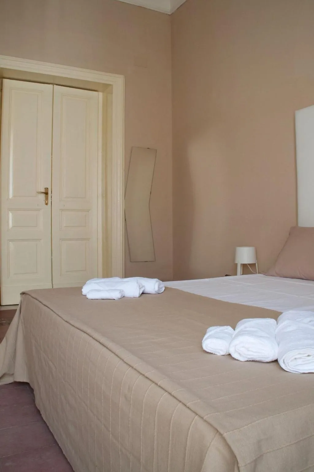 Room, La Casa Di Isabella, Catania