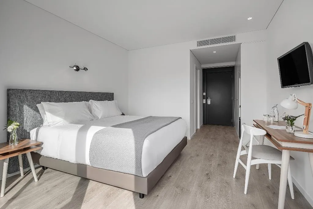 DOUBLE CLASSIC Room, Caleway Hotel, Porto