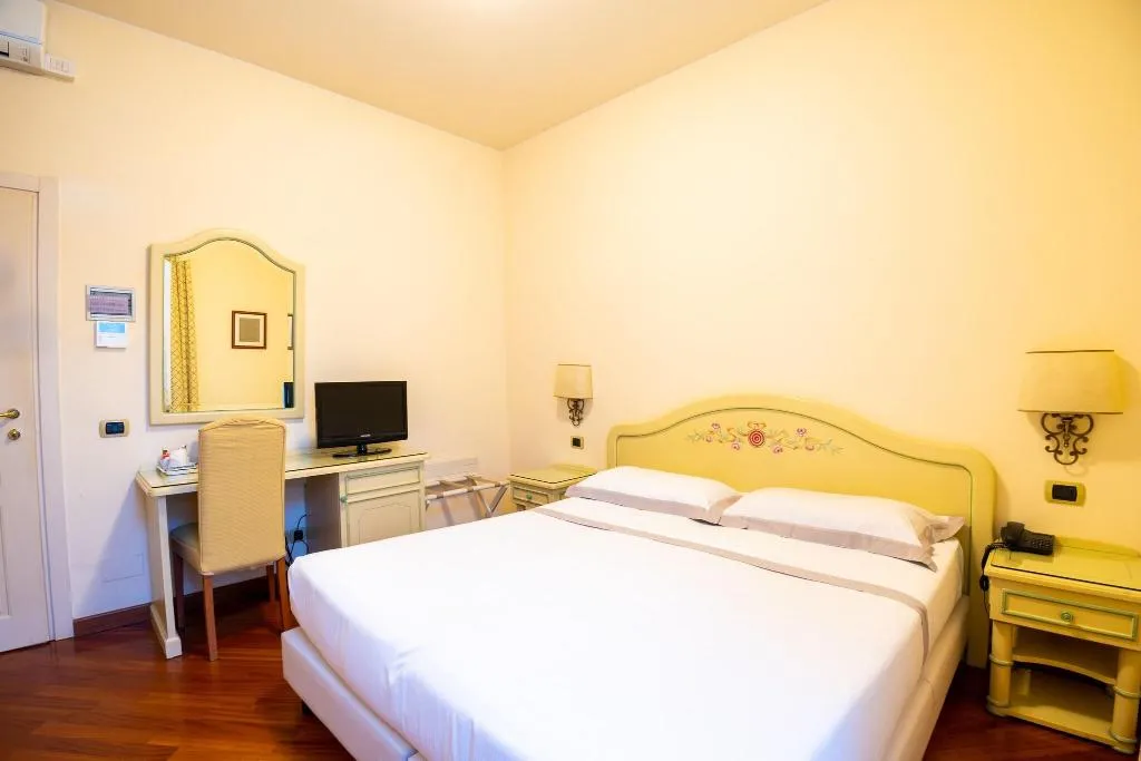 APARTMENT STANDARD Room, Albergo Centrale, Milan