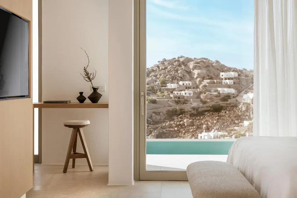JUNIOR SUITE WITH PRIVATE POOL Room, Mykonos Flow - Super Paradise, Mykonos