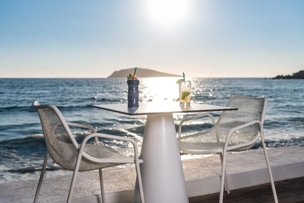 Terrace, Kantouni Beach Boutique Hotel, Crete