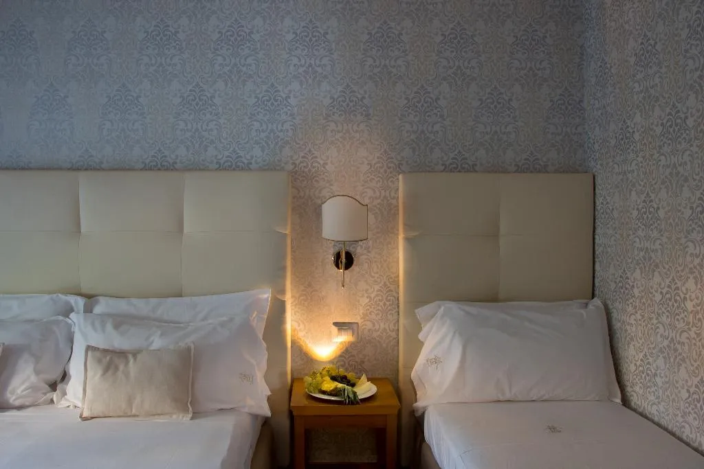 TRIPLE STANDARD Room, Montespina Park Hotel, Naples