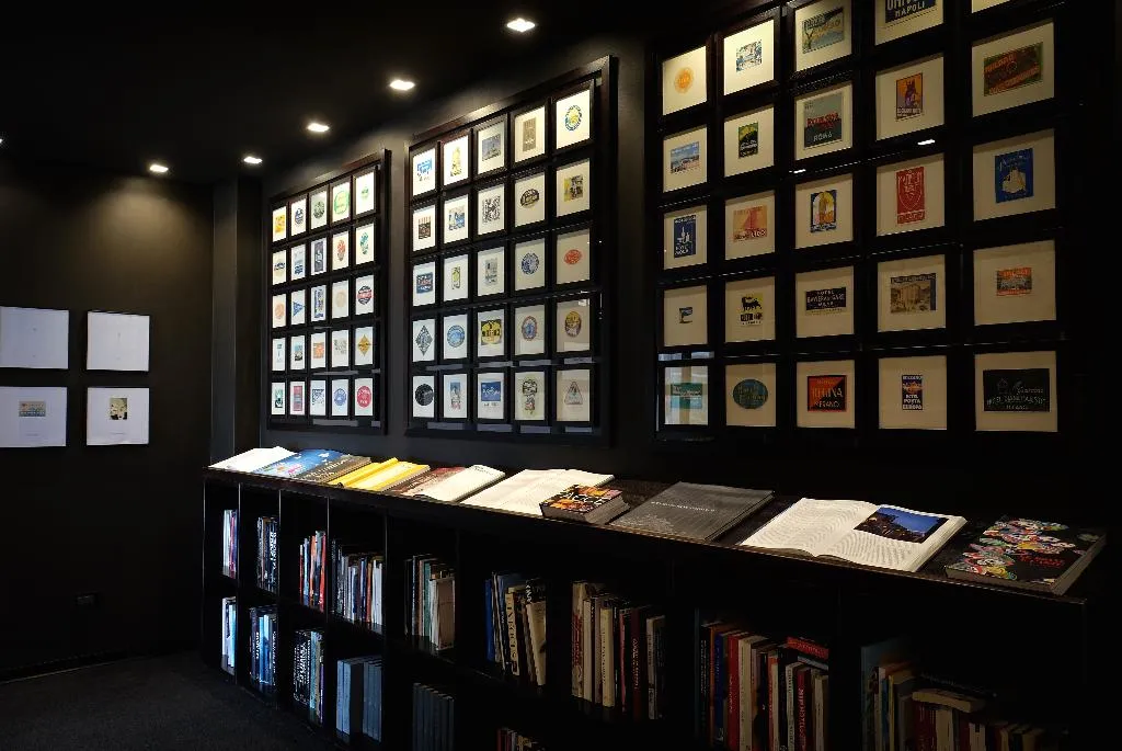 Lobby, Luise, Milan