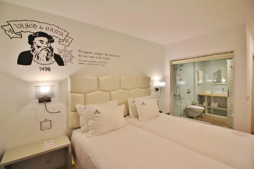 FAMILY ROOM STANDARD Room, Villa Ana Margarida Hotel, Lisbon