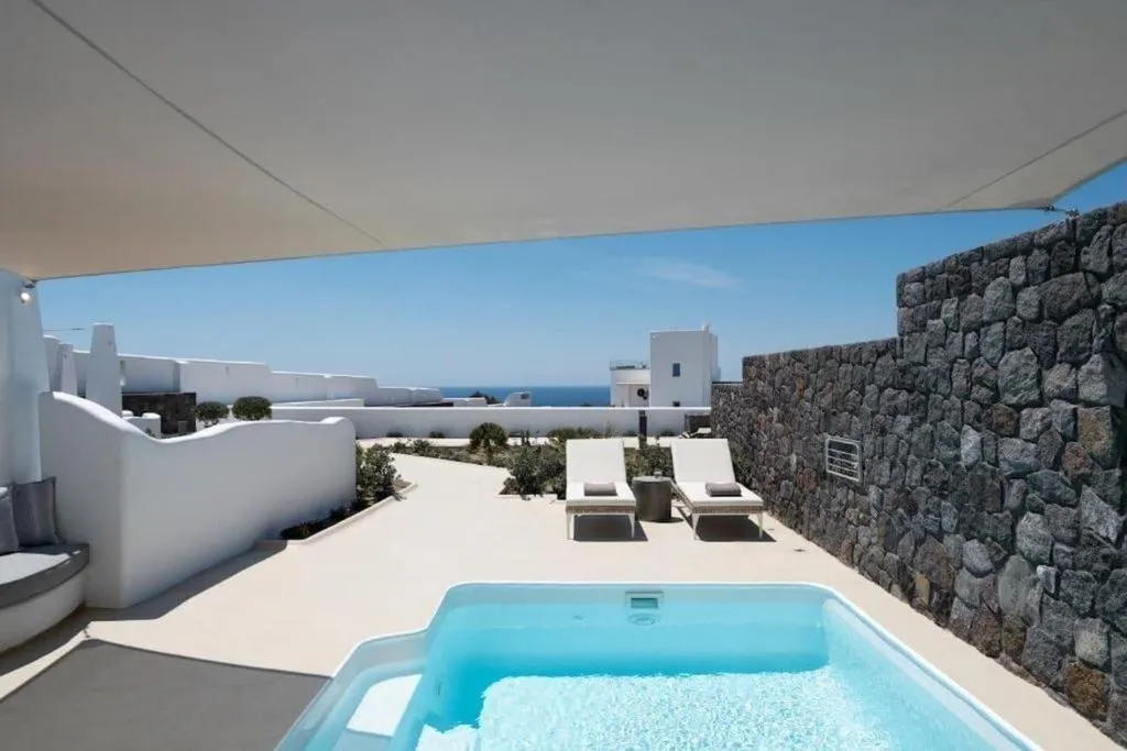 Sports and Entertainment, La Ponta Villas, Santorini