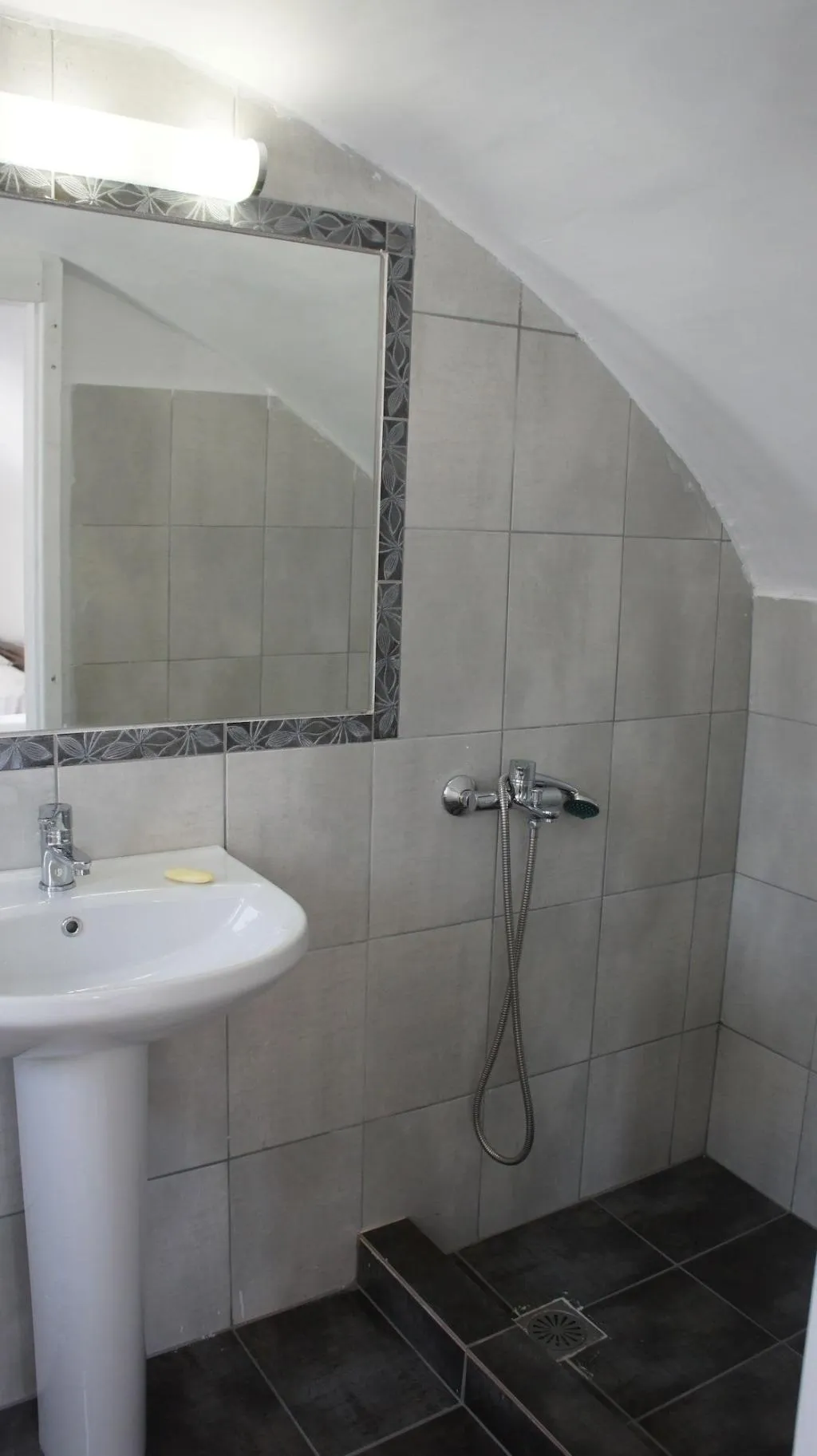Room, Marcos Rooms, Santorini