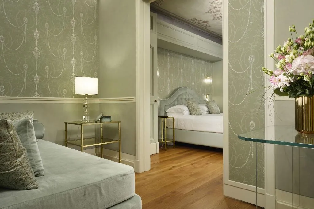 JUNIOR SUITE WITH VIEWS Room, San Firenze Suites And Spa, Florence