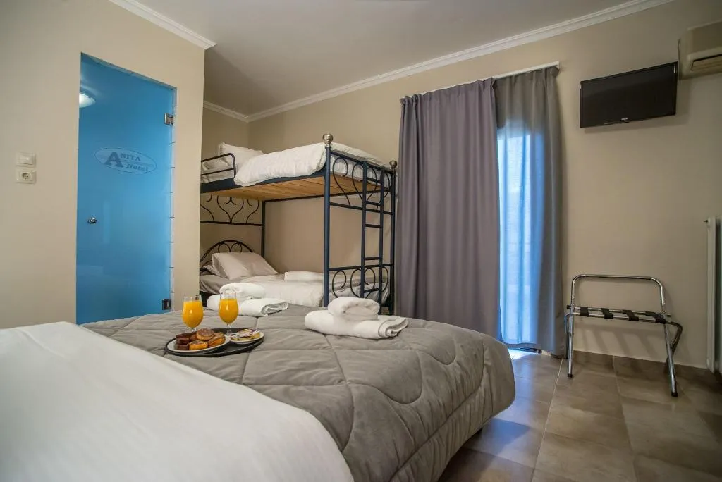 FAMILY ROOM TWO DOUBLE BEDS Room, Anita, Athens