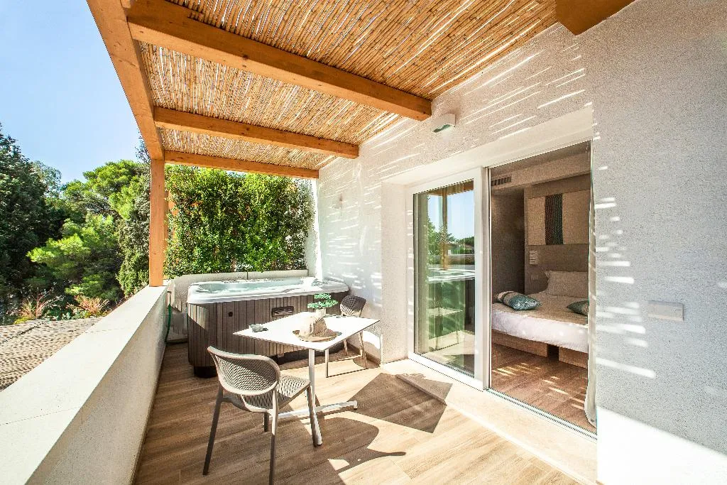 DOUBLE DELUXE WITH JACUZZI Room, Noha Lifestyle Hotel - Adults Only, Cagliari