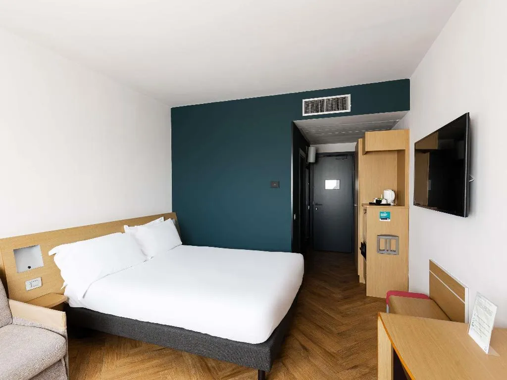 DOUBLE STANDARD Room, Novotel Caserta Sud, Naples