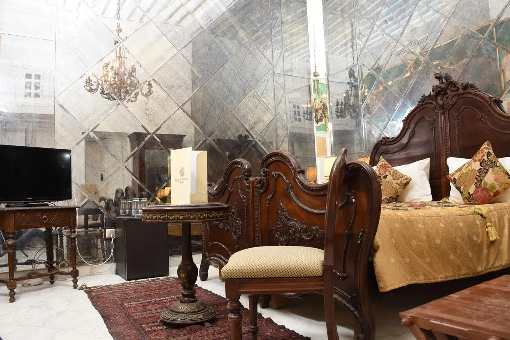 Room, Palais Bayram, Tunisia