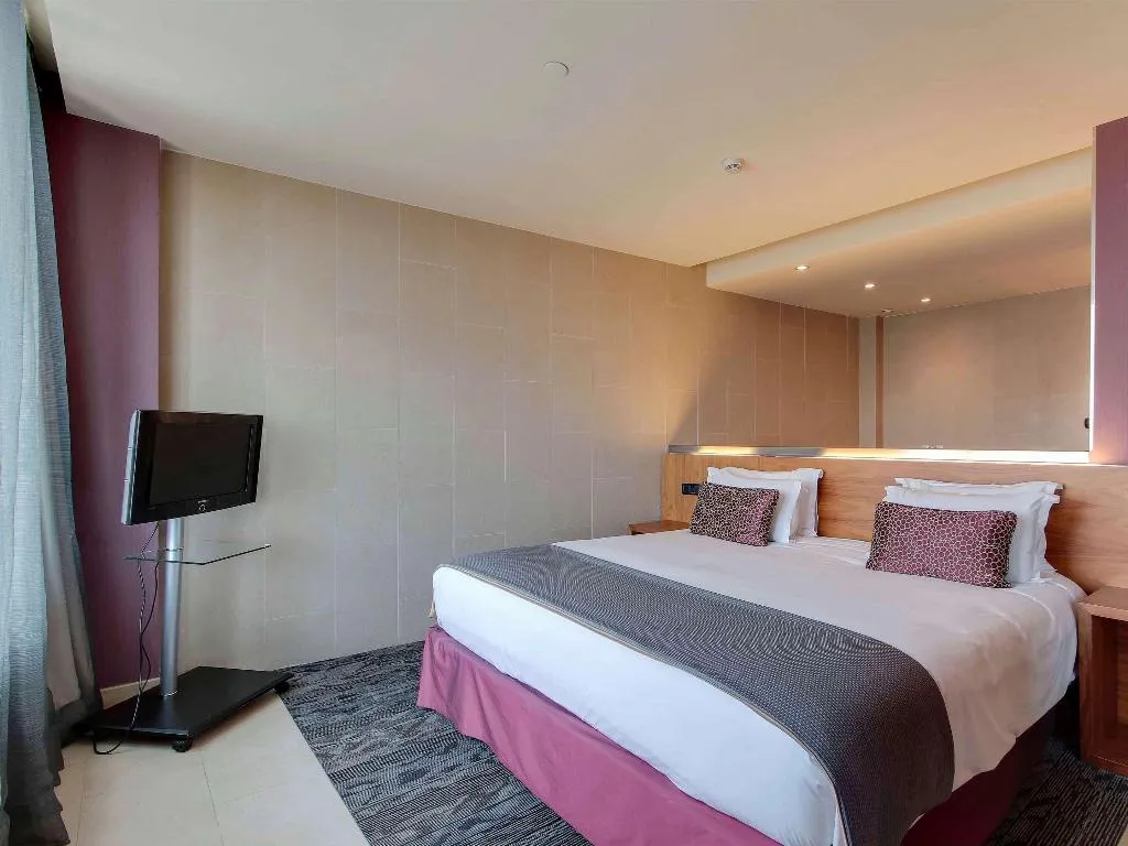 Room, Badalona Tower, Barcelona