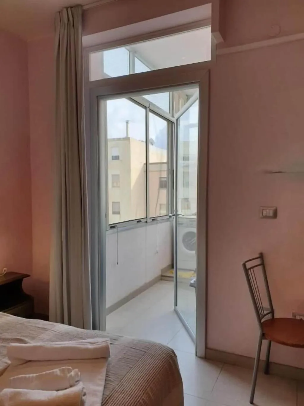 Room, Elisart, Alghero