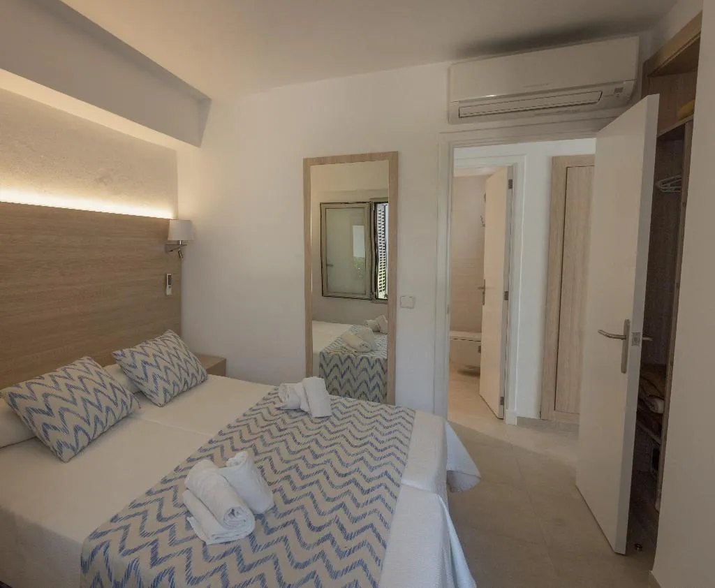 APARTMENT SUPERIOR TWO BEDROOMS Room, Sol Naixent-Bonaire, Majorca