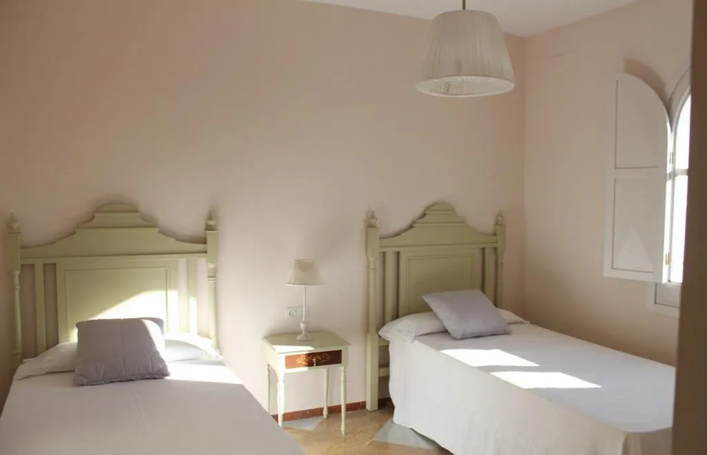 Room, Life Select San Bernardo, Seville
