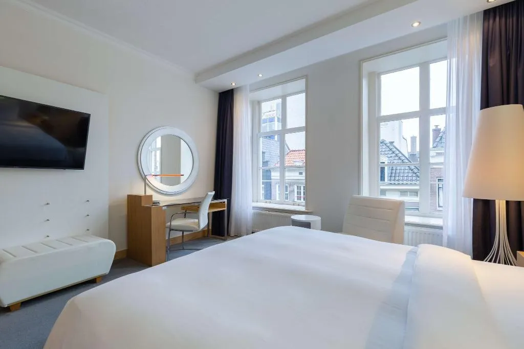 TWIN PREMIUM WITH VIEWS Room, Radisson Blu Hotel Amsterdam, Amsterdam