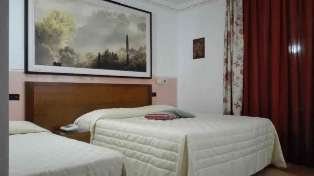 TRIPLE STANDARD Room, Hotel Sovestro, Florence
