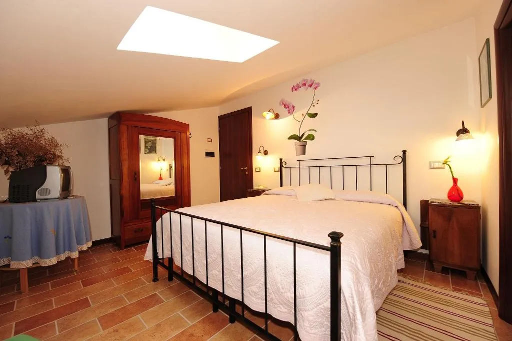 Room, C'era una volta B&B, Umbria