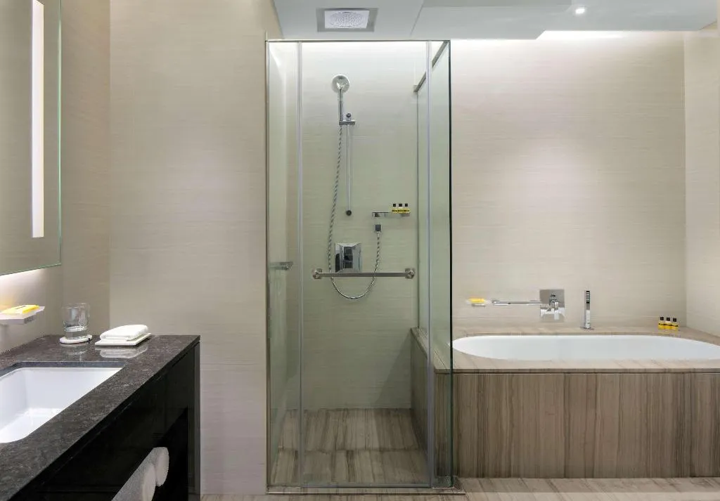 TWIN DELUXE Room, Hyatt Regency Dubai Creek Heights, Dubai