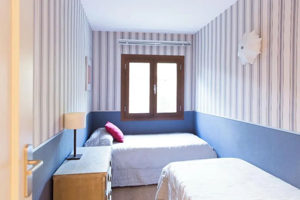 Room, D'Es Puig, Majorca