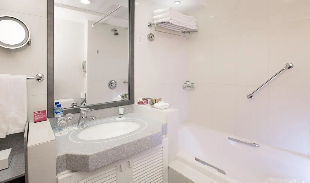 SUITE TWO KING BEDS Room, Millennium Plaza Downtown Suites exCrowne Plaza Ap, Dubai
