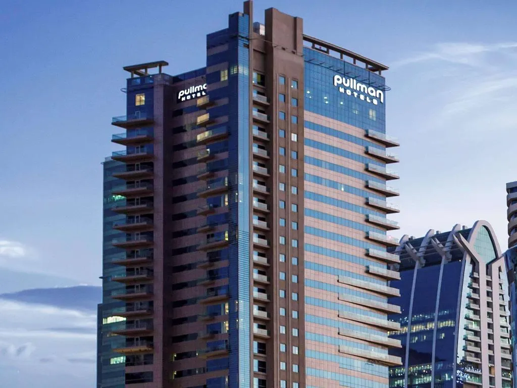 DOUBLE DELUXE KING BED Room, Pullman Dubai JLT, Dubai