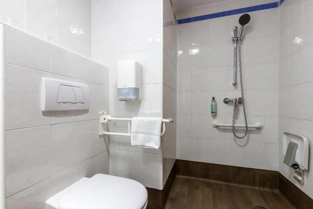 TWIN Accessible Room, Travelodge Madrid Alcala de Henares, Madrid