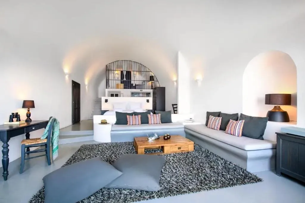 SUITE EXECUTIVE Room, Grand Ambassador Santorini, Santorini
