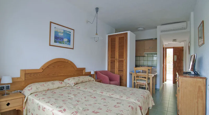 STUDIO STANDARD Room, Costamar II Estudios, Ibiza