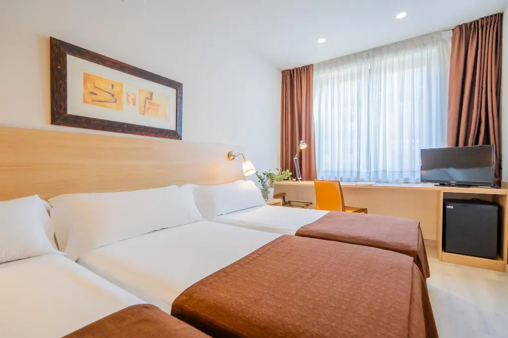 TRIPLE STANDARD Room, Glories, Barcelona
