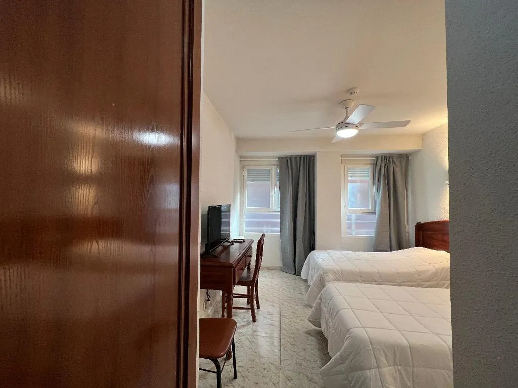 TWIN STANDARD Room, Hostal La Embajada, Madrid