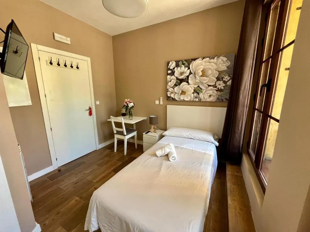 SINGLE STANDARD Room, El Palacete De La Almudayna, Madrid
