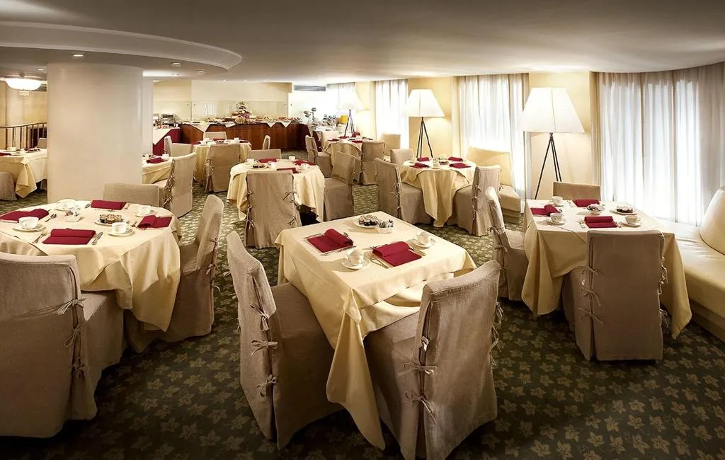 Restaurant, Cavour, Milan