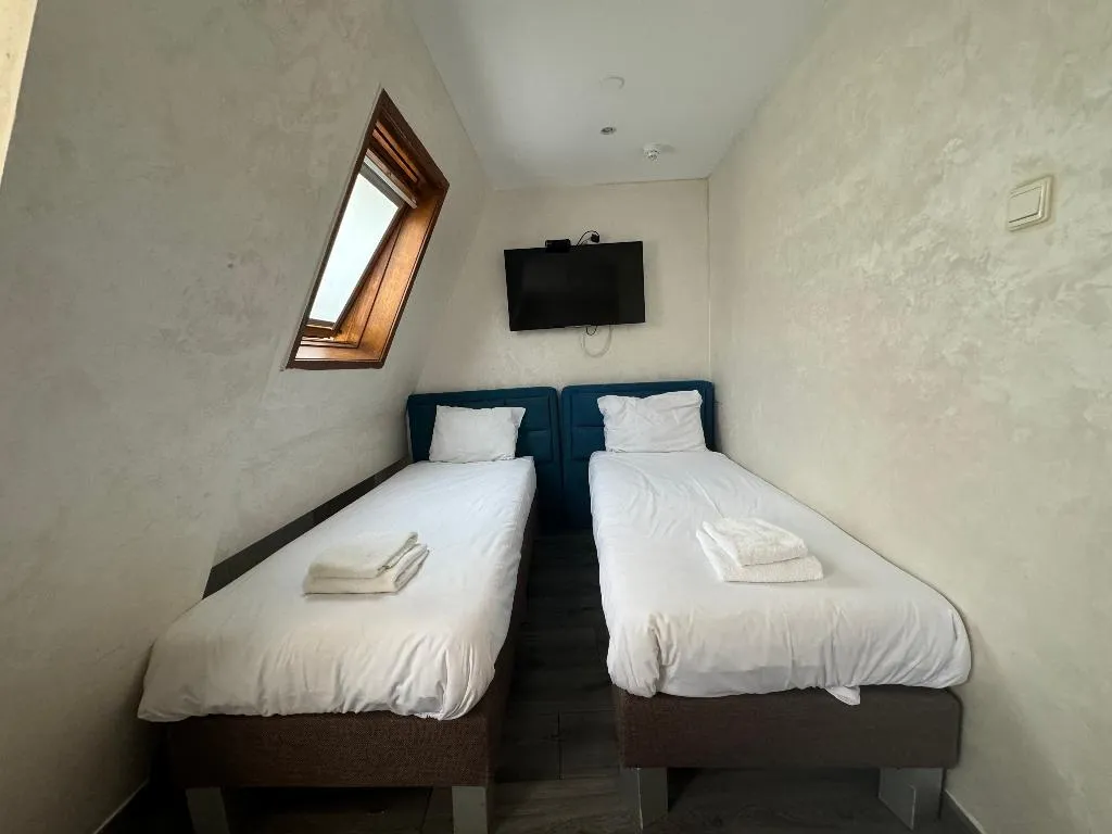 QUADRUPLE STANDARD Room, Hotel La Belle Vue, Amsterdam