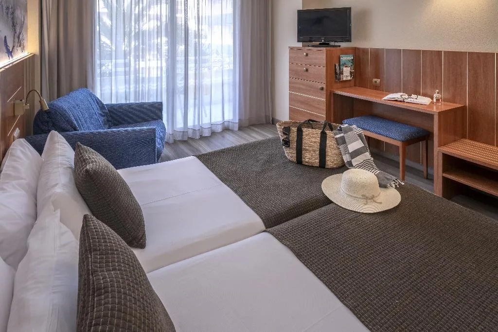 DOUBLE WITH BALCONY Room, GHT Aquarium & Spa, Costa Brava