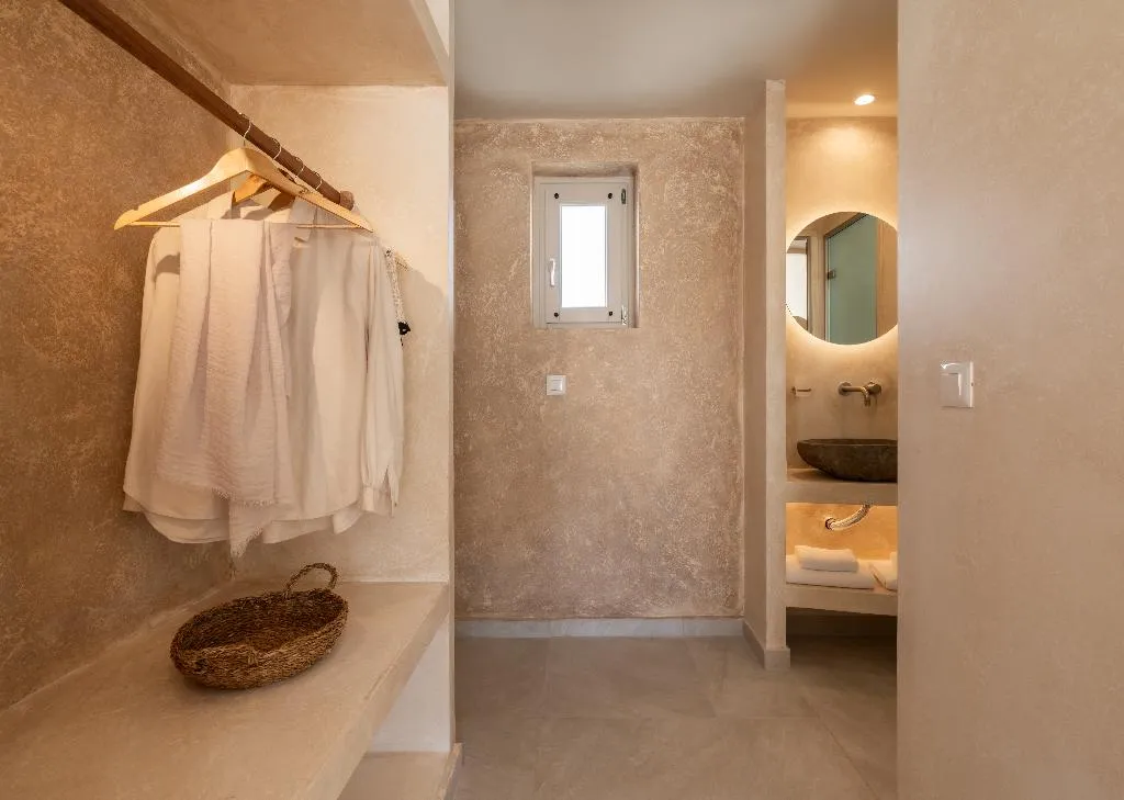 JUNIOR SUITE SUPERIOR SEA VIEW Room, Heyday Luxury Suites, Santorini