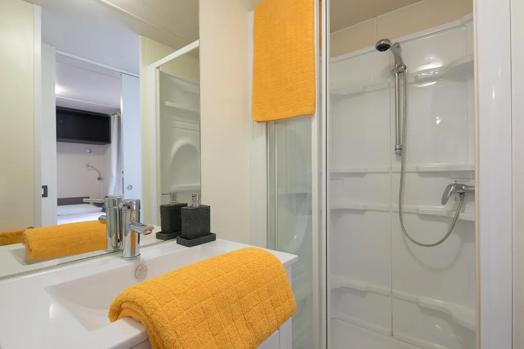MOBILE HOME SUPERIOR TWO DOUBLE BEDS Room, Centro Vacanze Isuledda, Olbia