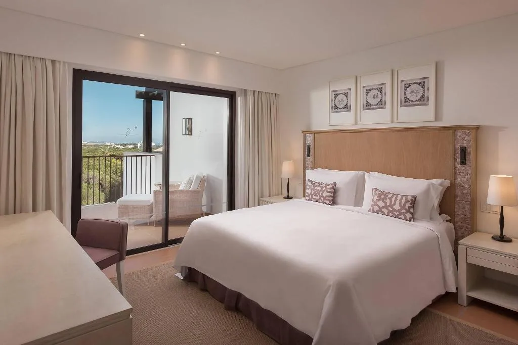 Room, Pine Cliffs Ocean Suites, Algarve