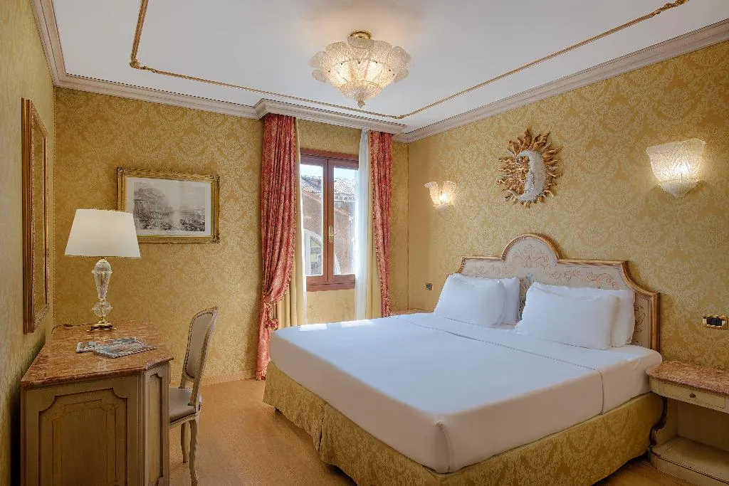 Double or Twin CLASSIC Room, NH Venezia Santa Lucia, Venice