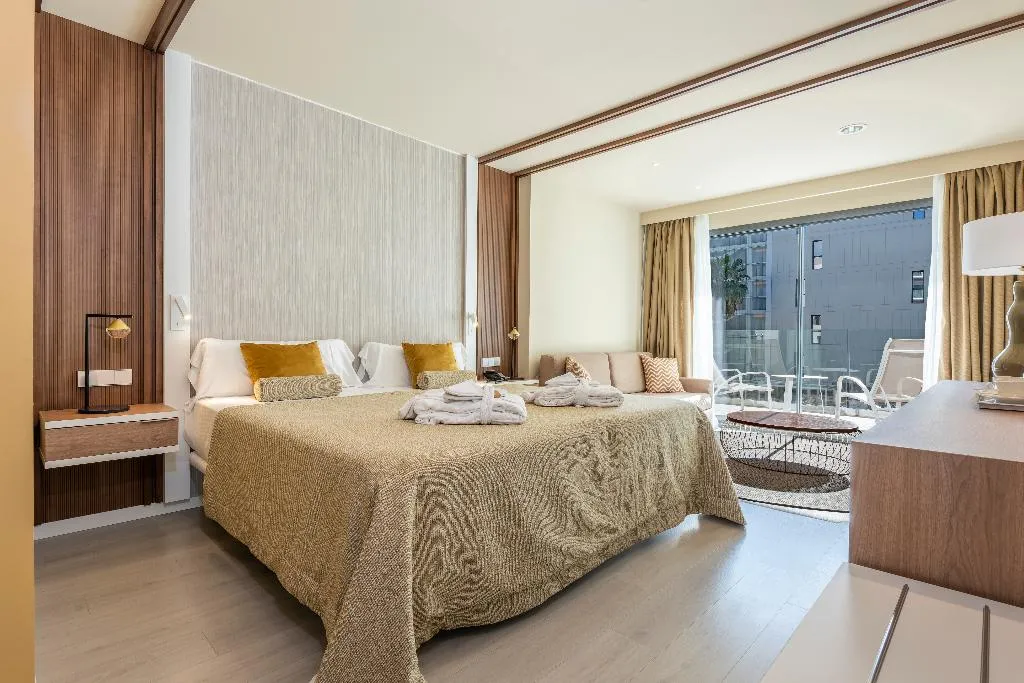JUNIOR SUITE POOL VIEW Room, Aubamar Palma Resort, Majorca