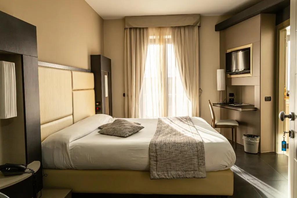 Room, Hotel Premiere, Naples