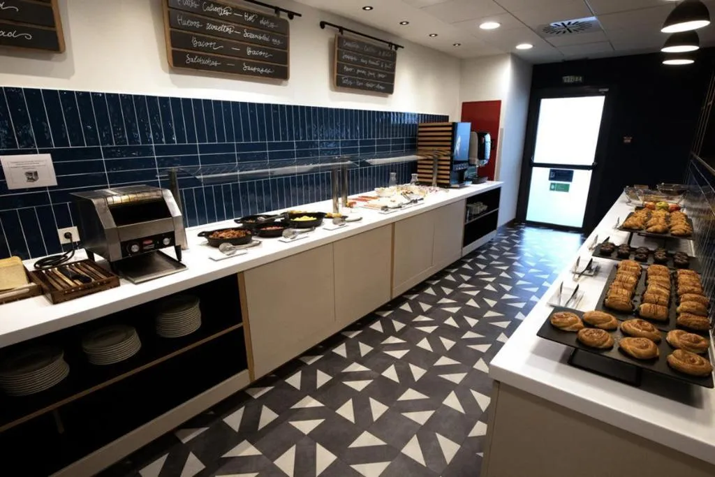 Restaurant, Travelodge Madrid Metropolitano, Madrid