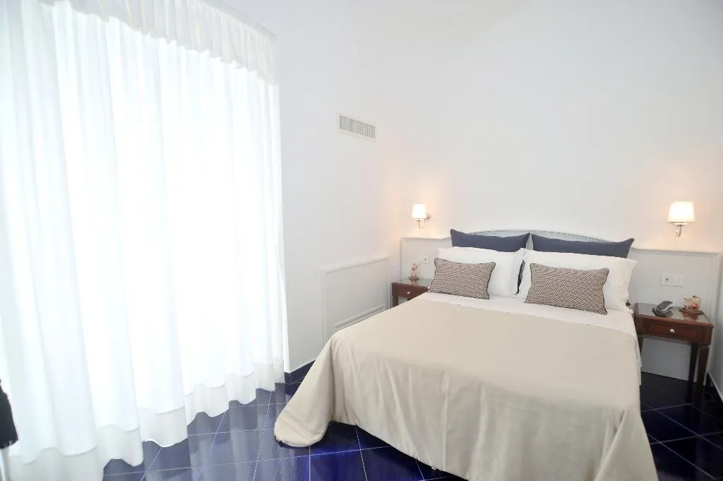 JUNIOR SUITE SEA FRONT Room, Core Amalfitano City Suites, Naples