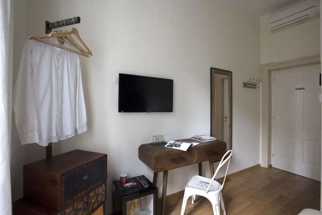 Room, B&B di Porta Tosa, Milan