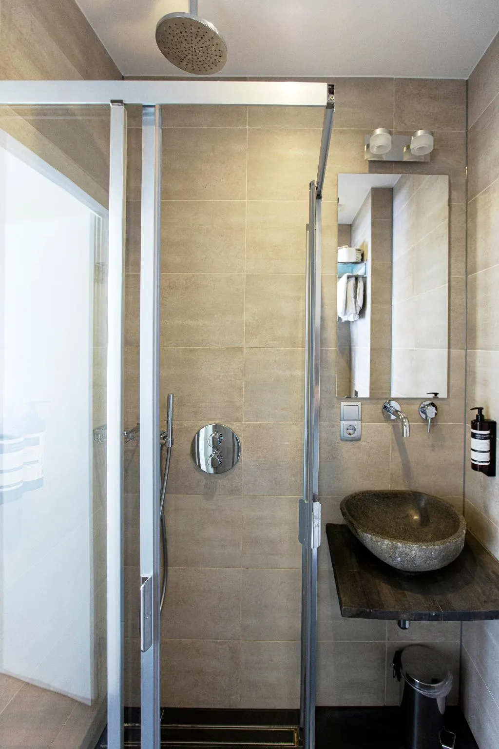 TRIPLE STANDARD Room, Quentin England Hotel, Amsterdam