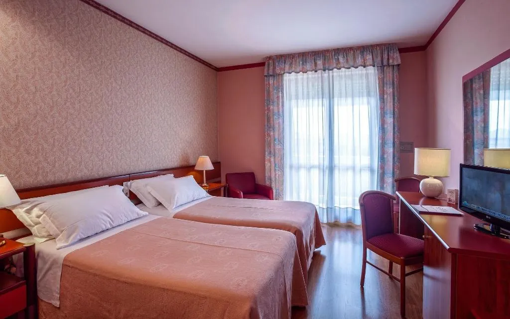 Room, Terme Savoia, Venice