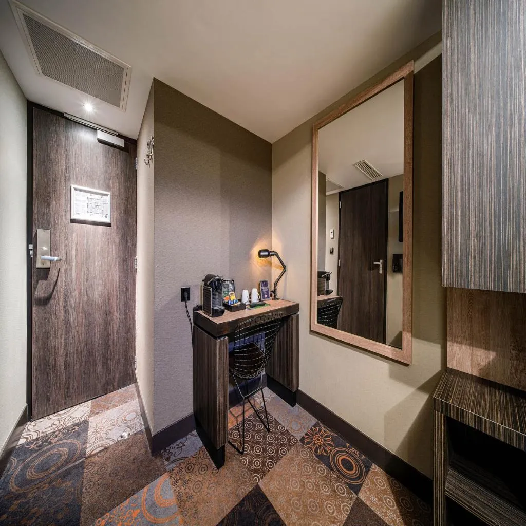 TWIN basement Room, The Alfred Hotel, Amsterdam