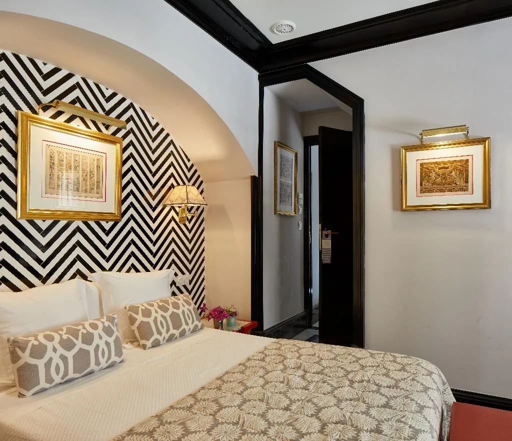 DOUBLE STANDARD Room, Triana House, Seville