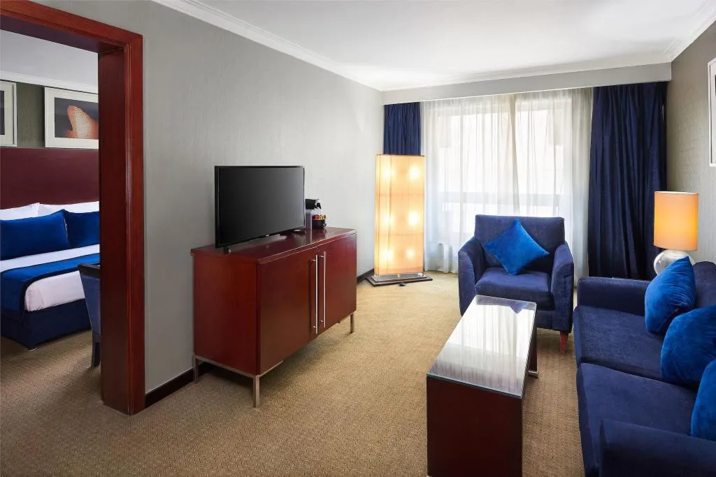 SUITE EXECUTIVE KING BED Room, Radisson Blu Cairo Heliopolis, Cairo